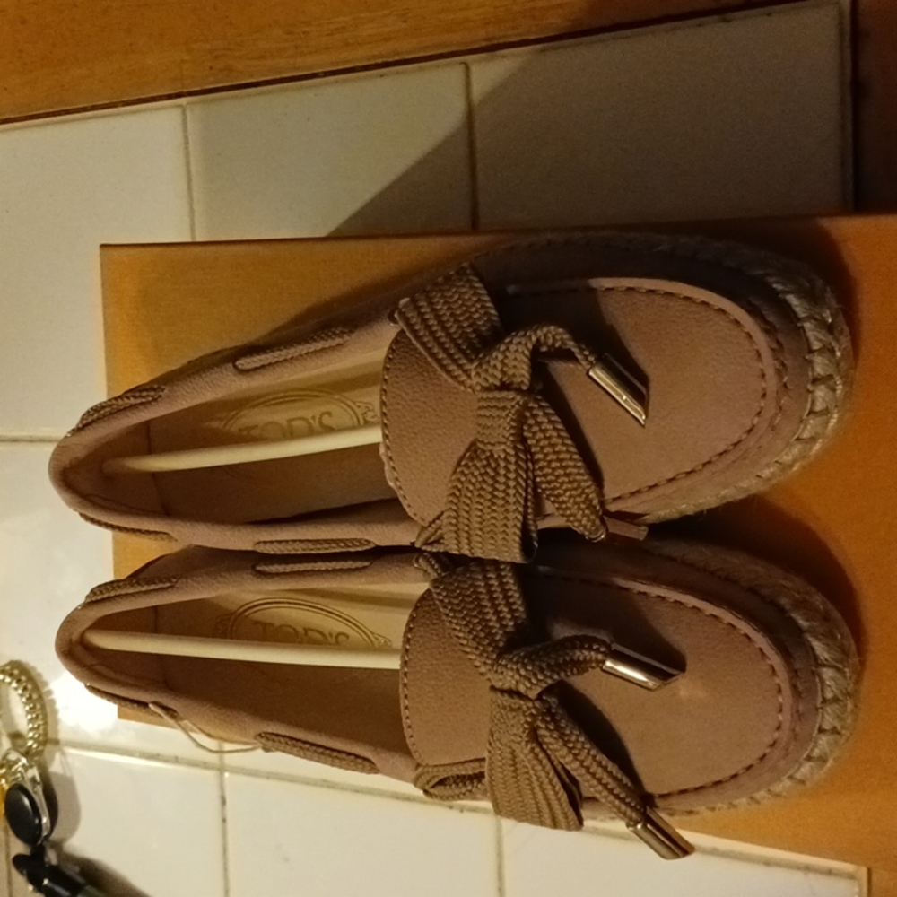 Shoes - Picture 2 of 4